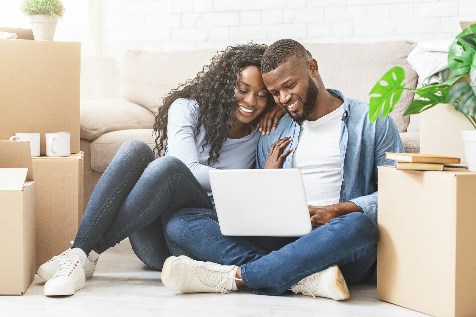 Lovers moving in new appartment, choosing interior design